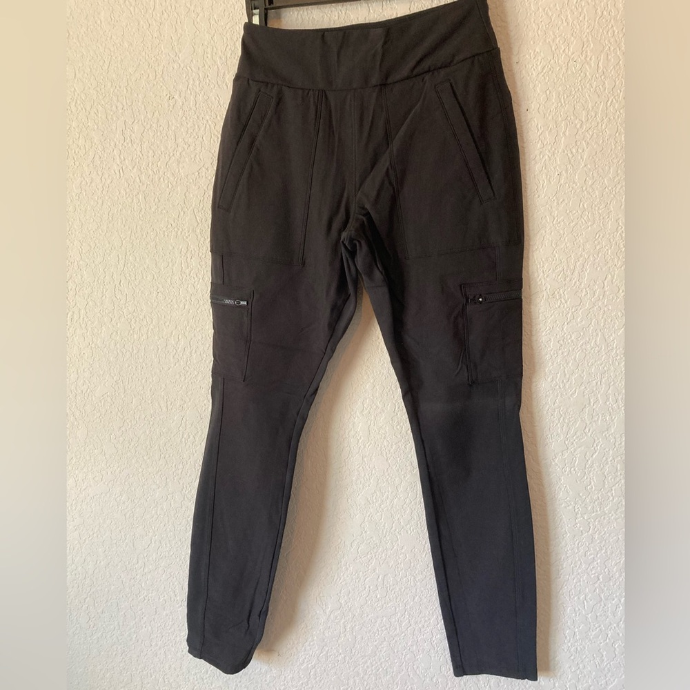 Athleta Headlands Hybrid Cargo black joggers